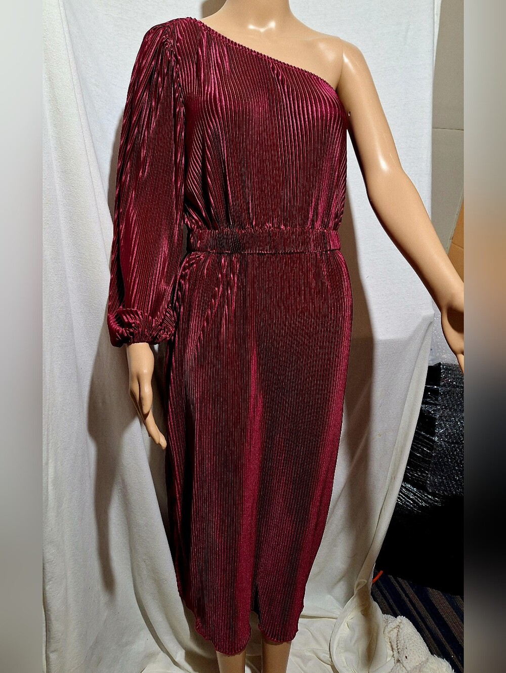 One-Shoulder Burgundy Pleated Midi Dress